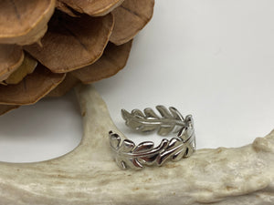 Waterproof stainless steel adjustable feather ring, fits sizes 7-9
