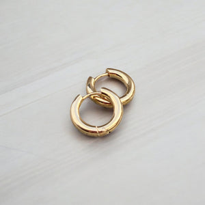 Minimalist Hoop Earrings (2 Options)