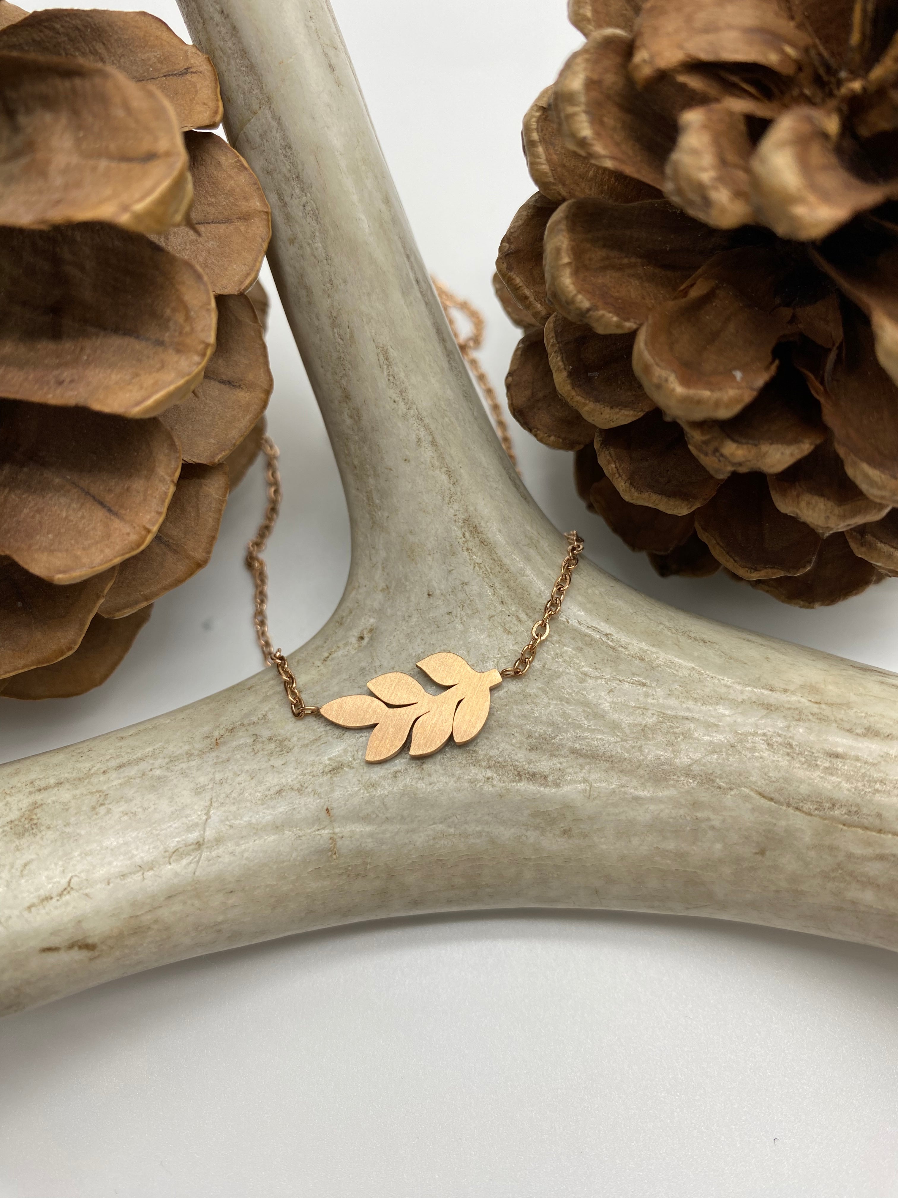 Little Leaf Necklace (3 Colors Available)