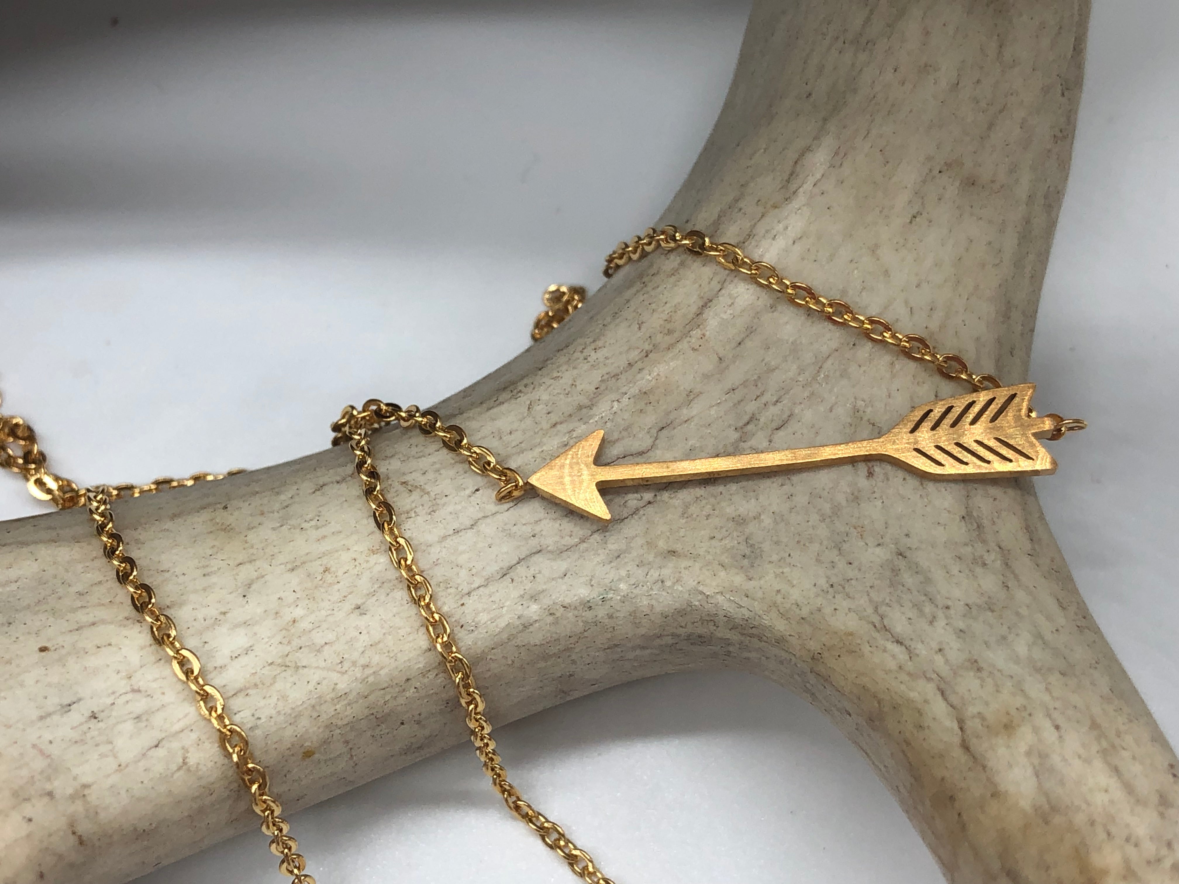 Cute Arrow Necklace - Gold